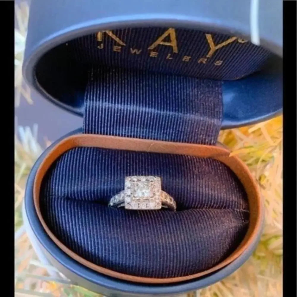 Leo Diamond Princess Cut White Gold Diamond Infinity Band Engagement Ring